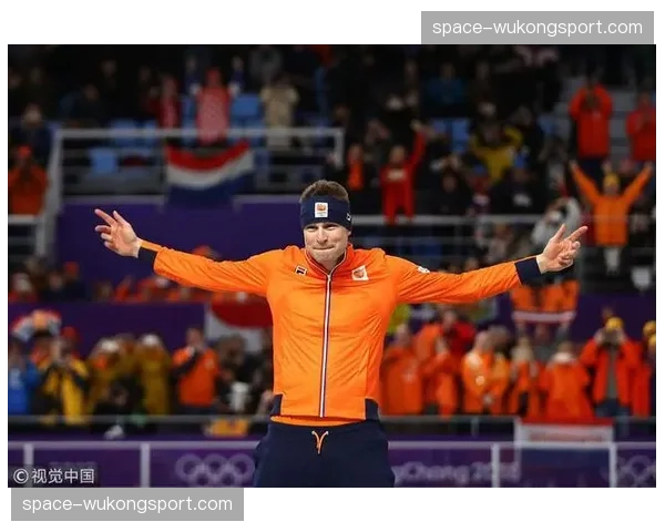 荷兰速度滑冰名将斯文-克拉默正式宣布退役，结束长达20年的职业生涯