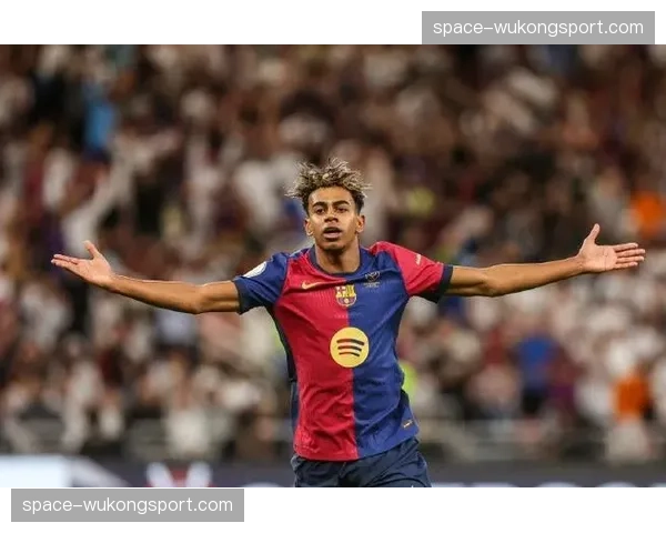半场战报：巴萨1-0马略卡，16岁亚马尔内切世界波破门